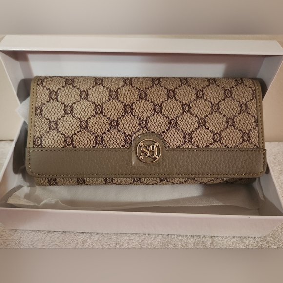 Handbags - Brown Patterned Wallet NEW In Box Unbranded